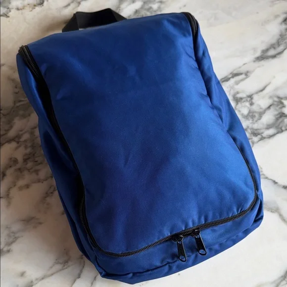 L.L. Bean Traveler Blue Toiletries Travel Case w/ Insert - Picture 2 of 14